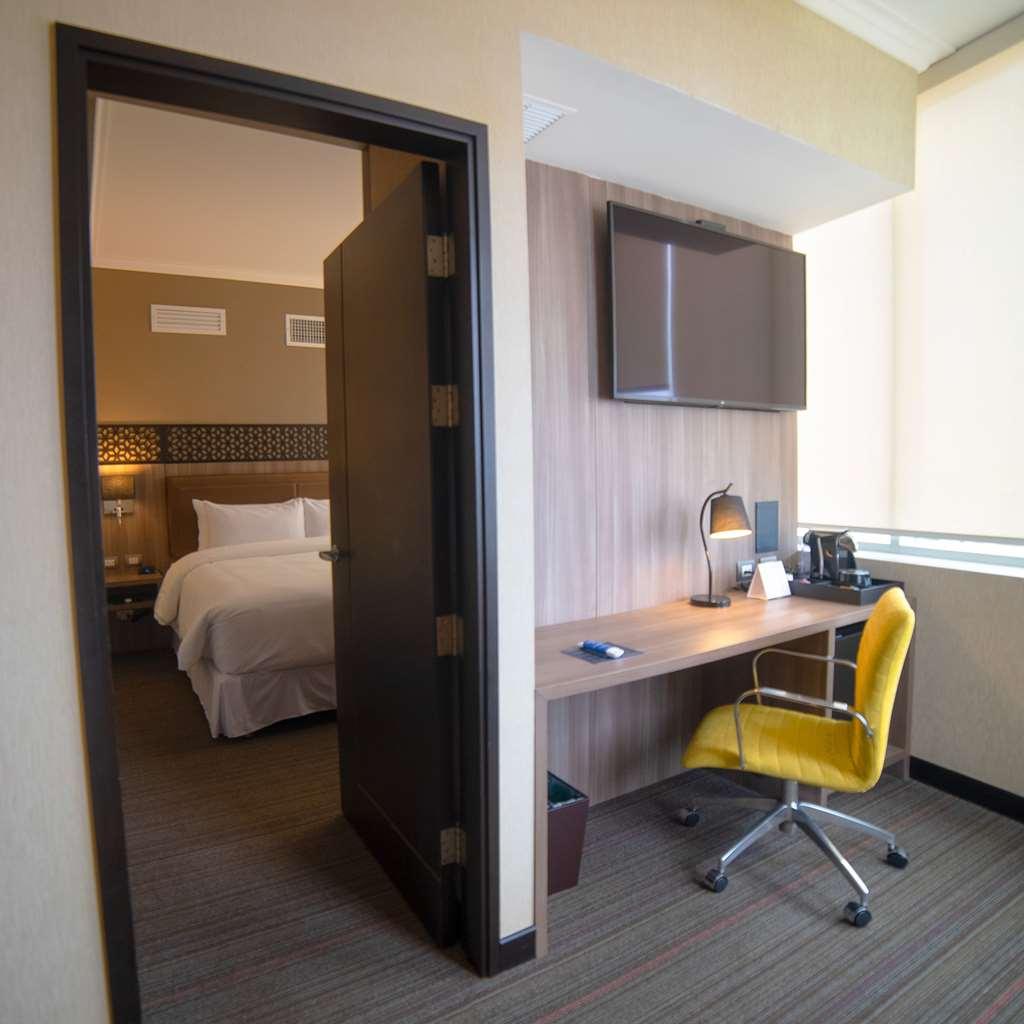 Doubletree By Hilton Trujillo Hotell Encalada Rom bilde