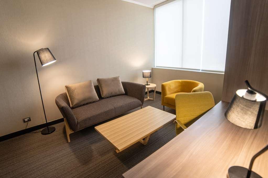 Doubletree By Hilton Trujillo Hotell Encalada Rom bilde