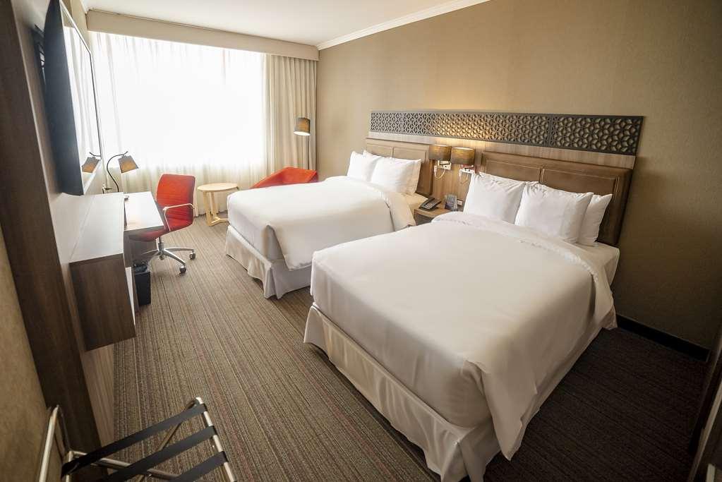 Doubletree By Hilton Trujillo Hotell Encalada Rom bilde