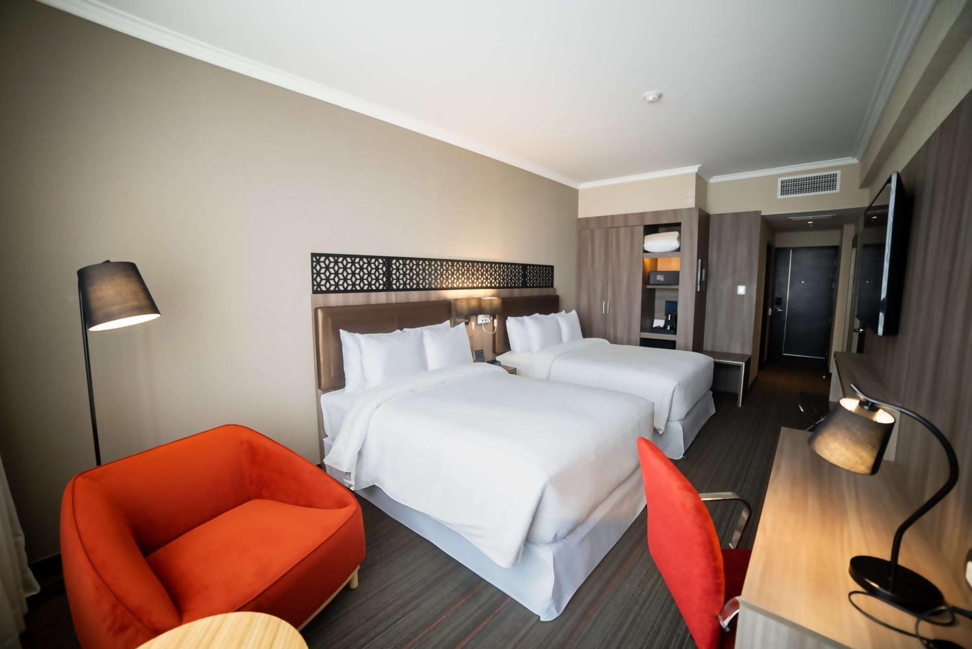 Doubletree By Hilton Trujillo Hotell Encalada Eksteriør bilde