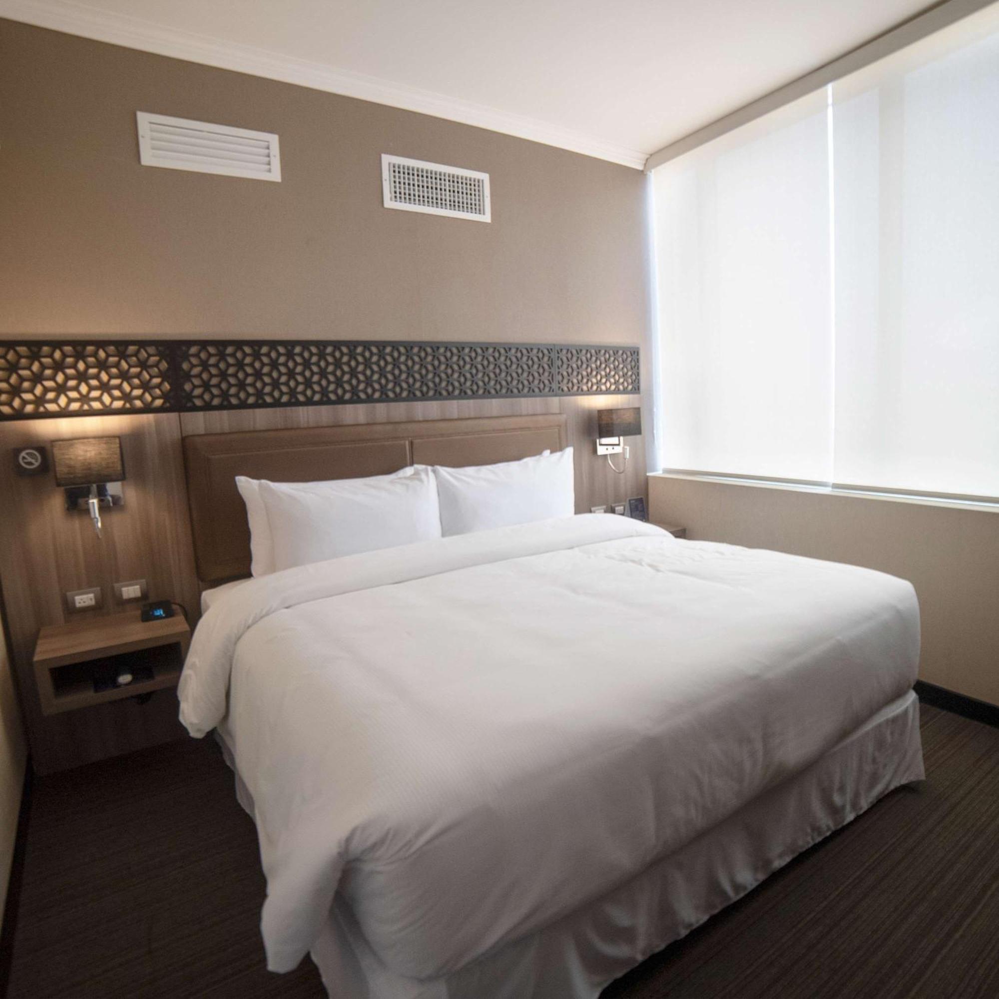 Doubletree By Hilton Trujillo Hotell Encalada Eksteriør bilde