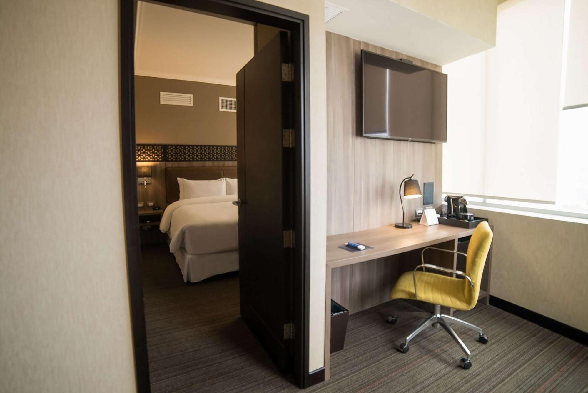 Doubletree By Hilton Trujillo Hotell Encalada Eksteriør bilde