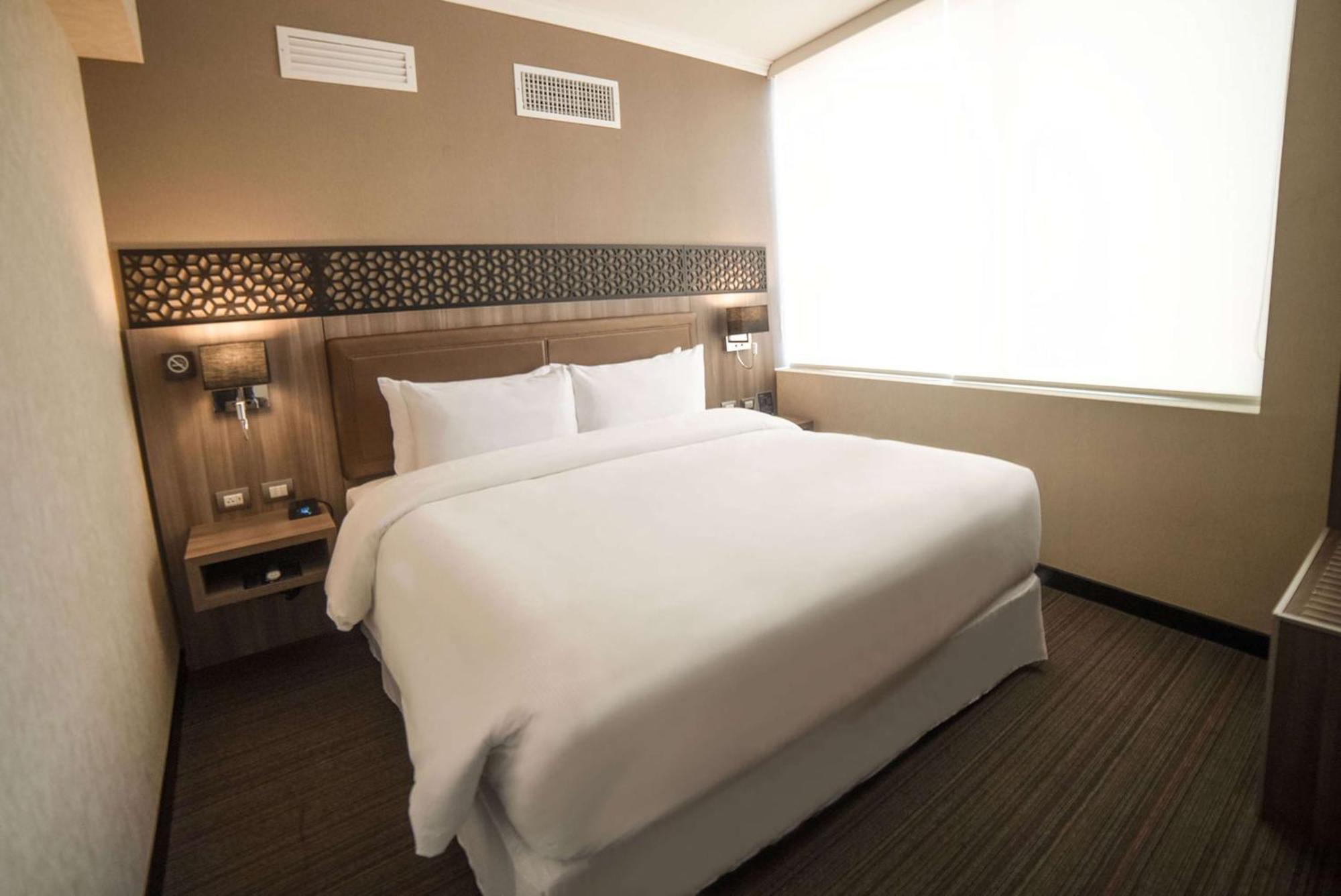 Doubletree By Hilton Trujillo Hotell Encalada Eksteriør bilde