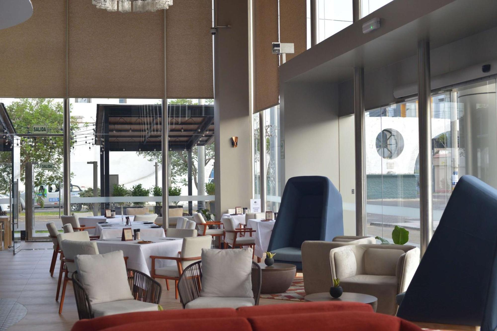 Doubletree By Hilton Trujillo Hotell Encalada Eksteriør bilde
