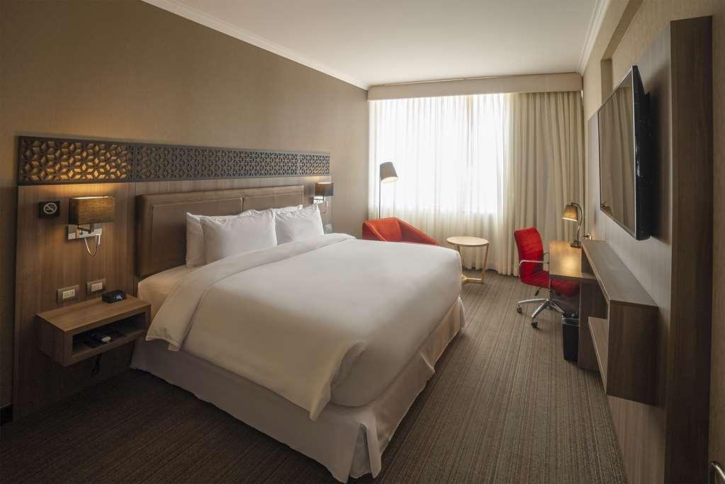 Doubletree By Hilton Trujillo Hotell Encalada Rom bilde